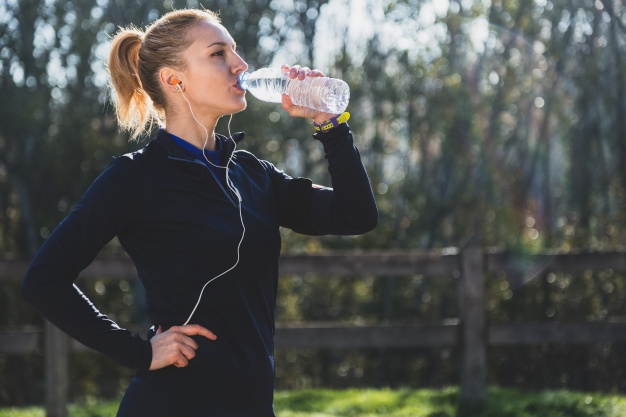Gesund abnehmen: Trinke ausreichend