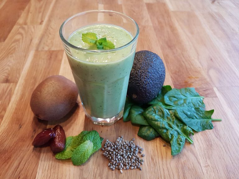Grüner Smoothie Spinat & Kiwi